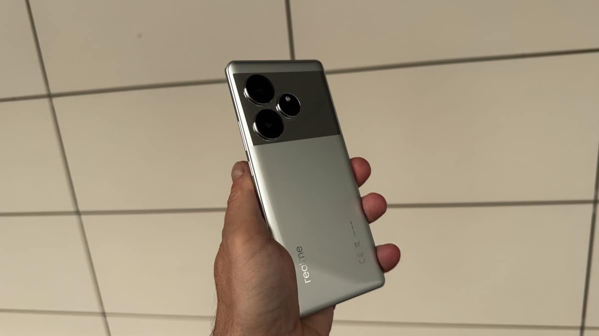realme GT6