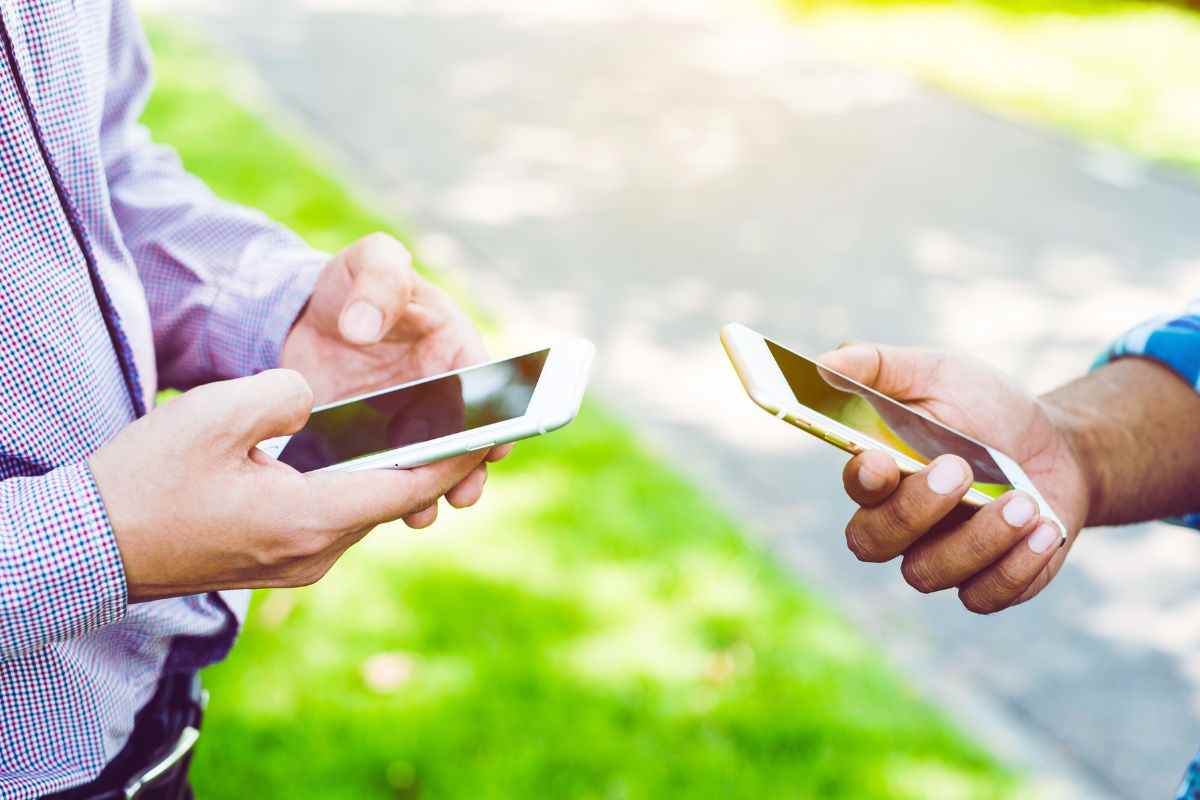 Whatsapp salva tutti i contatti