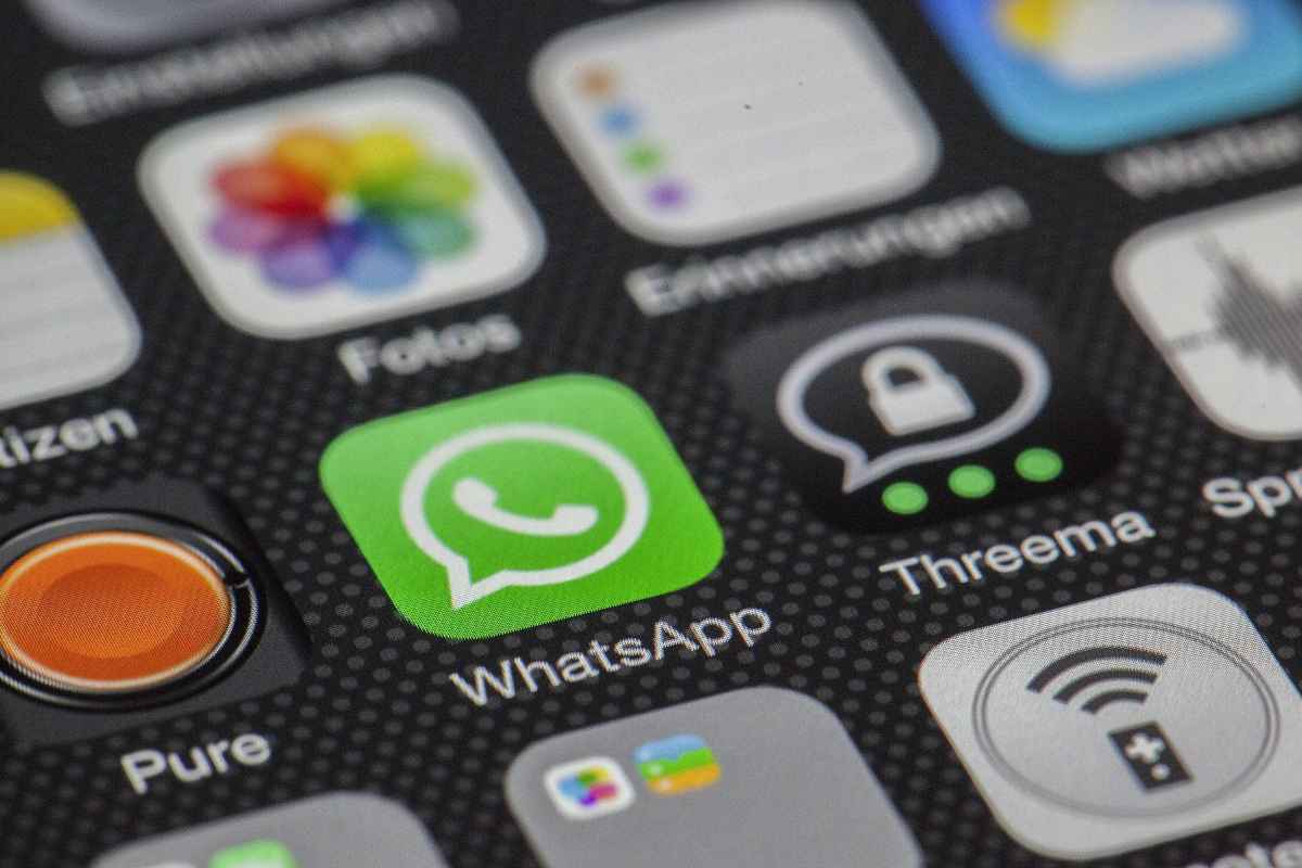 Inutile cancellare i messaggi su Whatsapp, vengono salvati in automatico: tutti lo ignorano