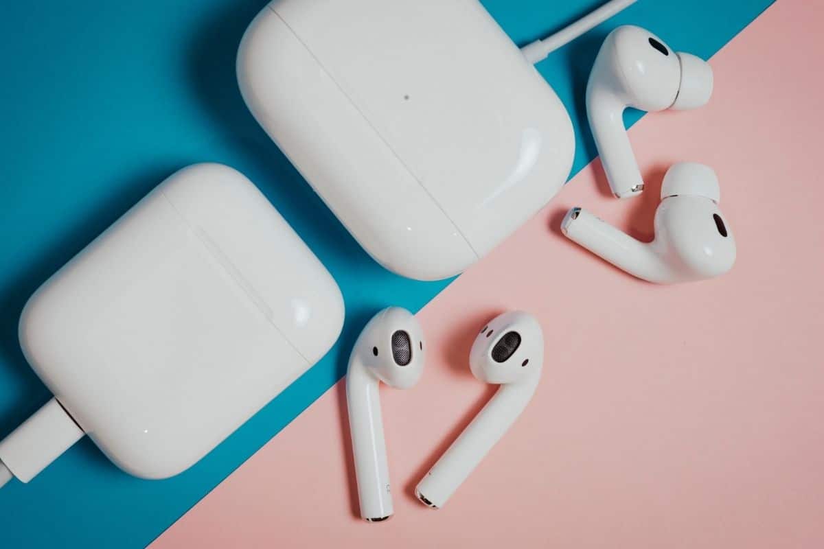 Perché le AirPods sono solo bianche?
