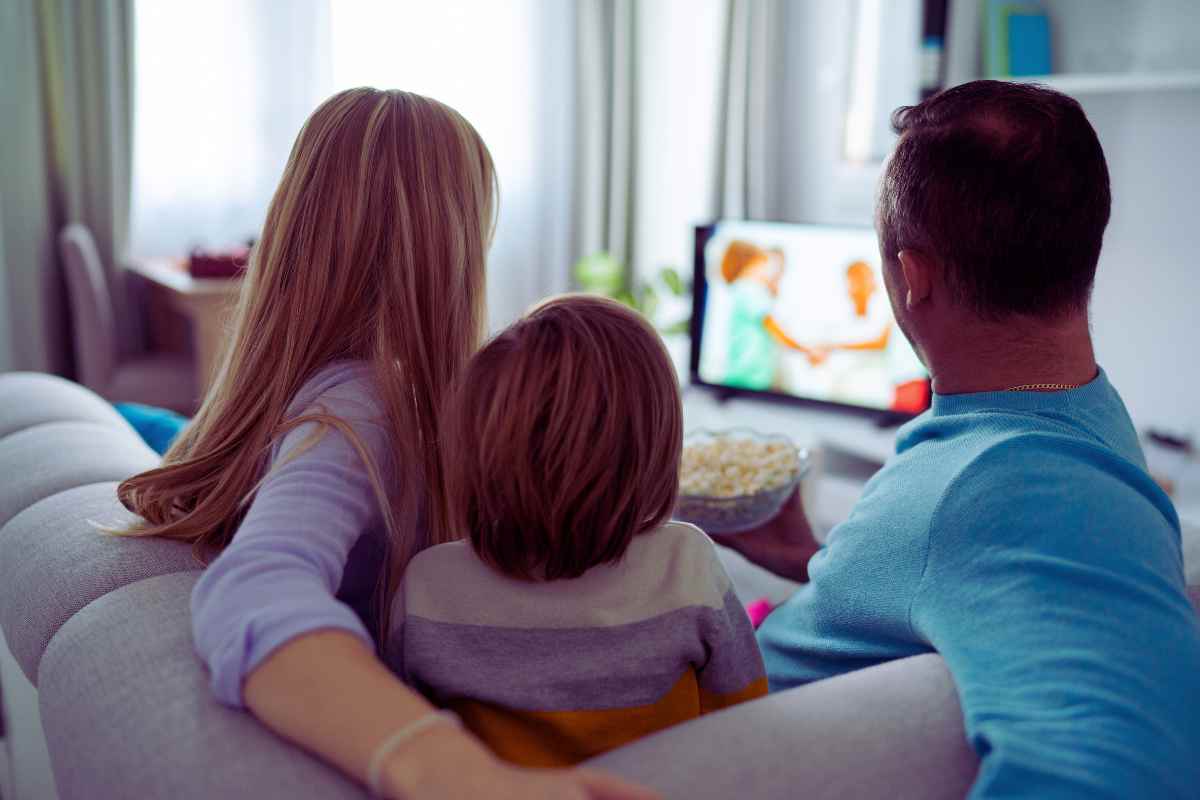 Stanno correndo tutti davanti alla TV