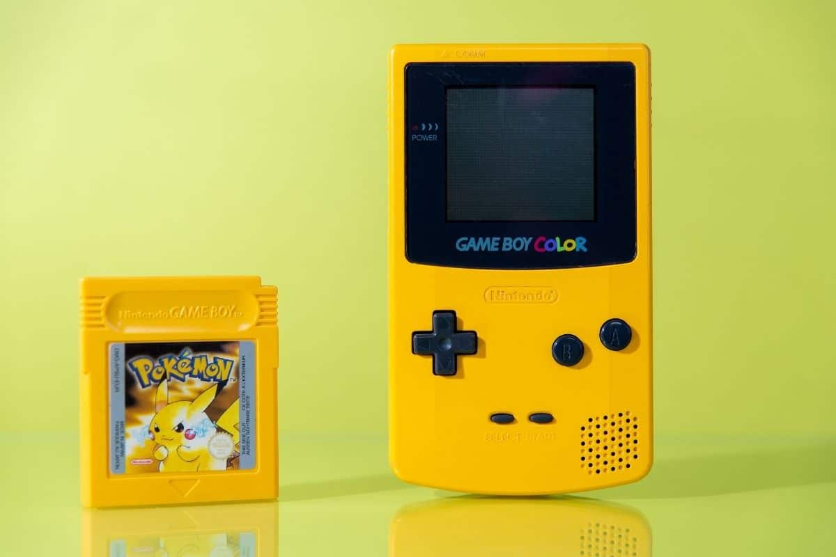 Aspettando Nintendo Switch 2: com'è (ri)giocare con un Game Boy Color nel 2025?
