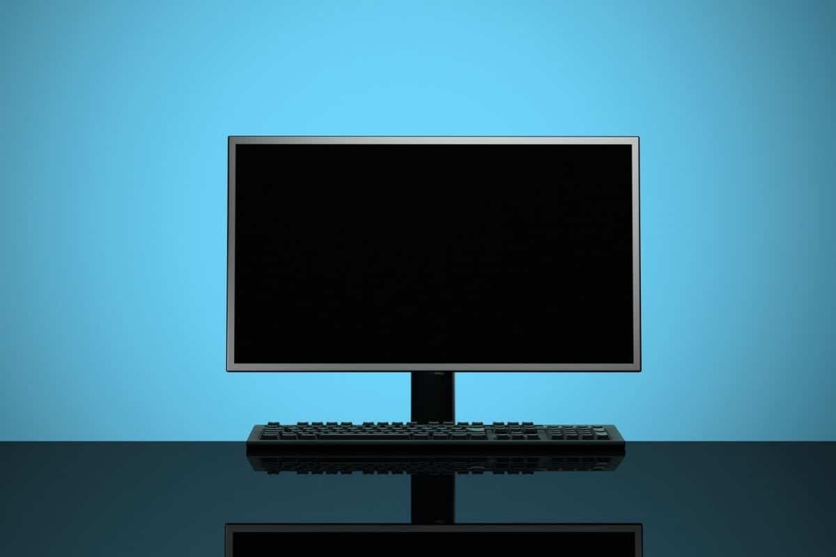Lo schermo del PC è nero anche con il PC acceso? Ecco perché potrebbe succedere (e come risolvere)