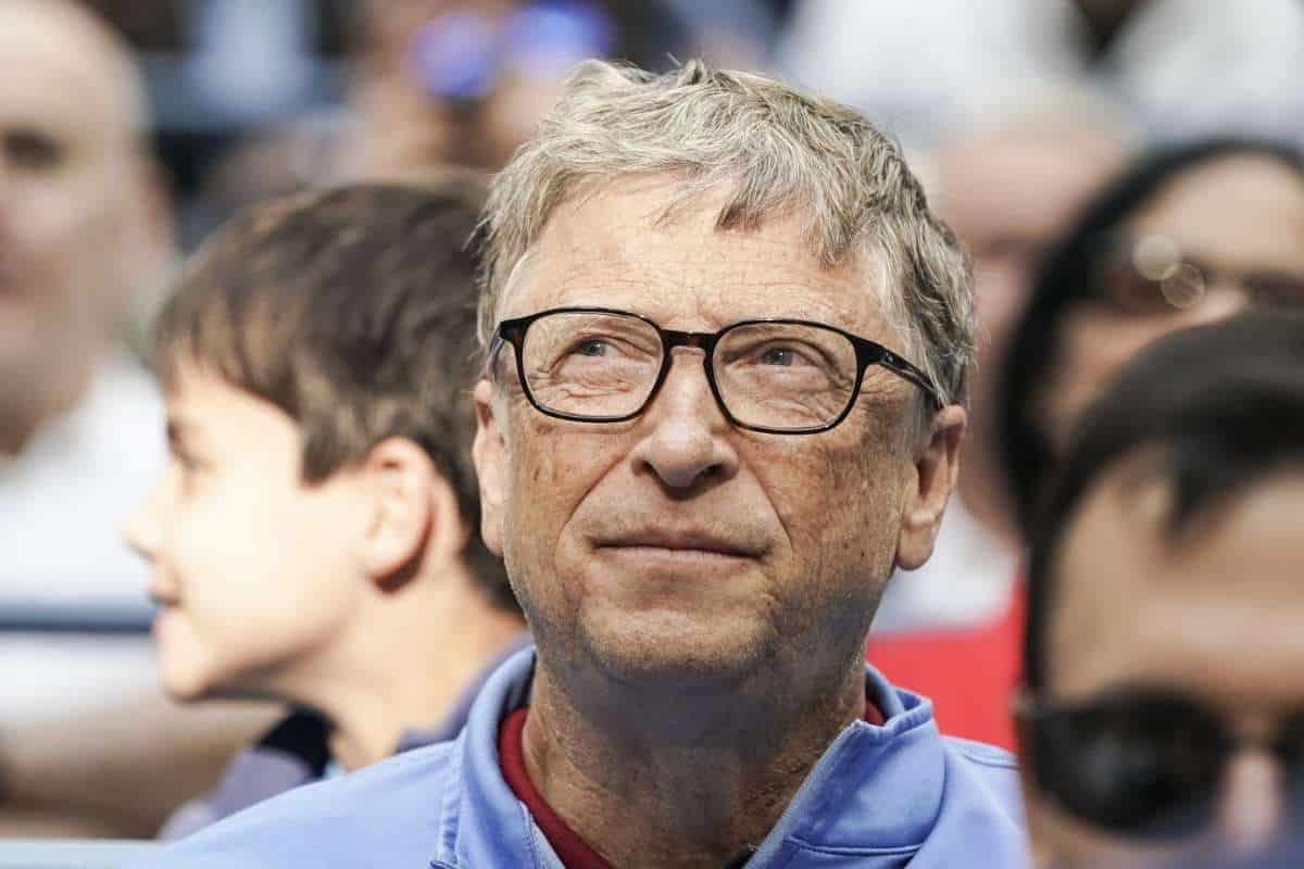 L'IA al posto di medici e insegnanti? La visione (controversa) di Bill Gates sul futuro del lavoro
