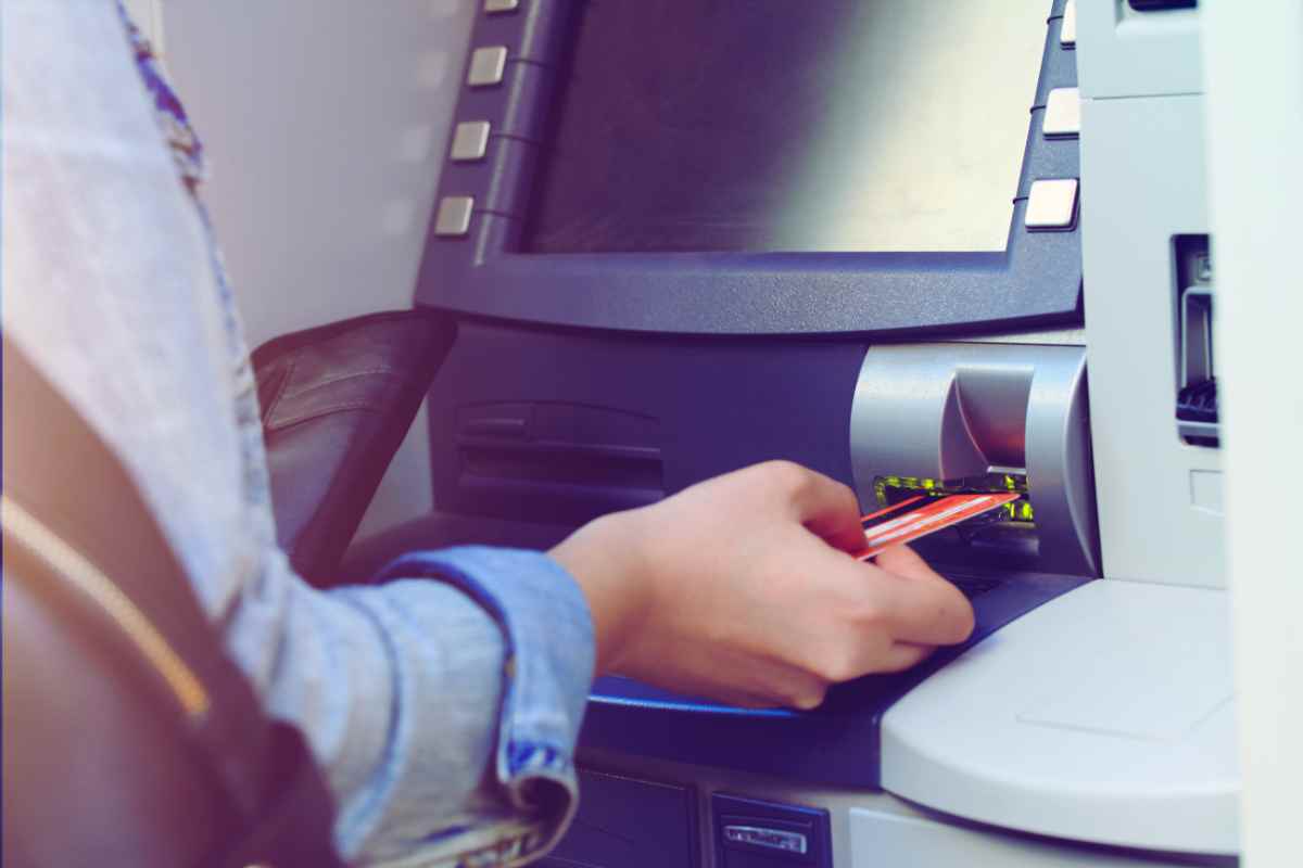 ti clonano la carta in due secondi: è allarme