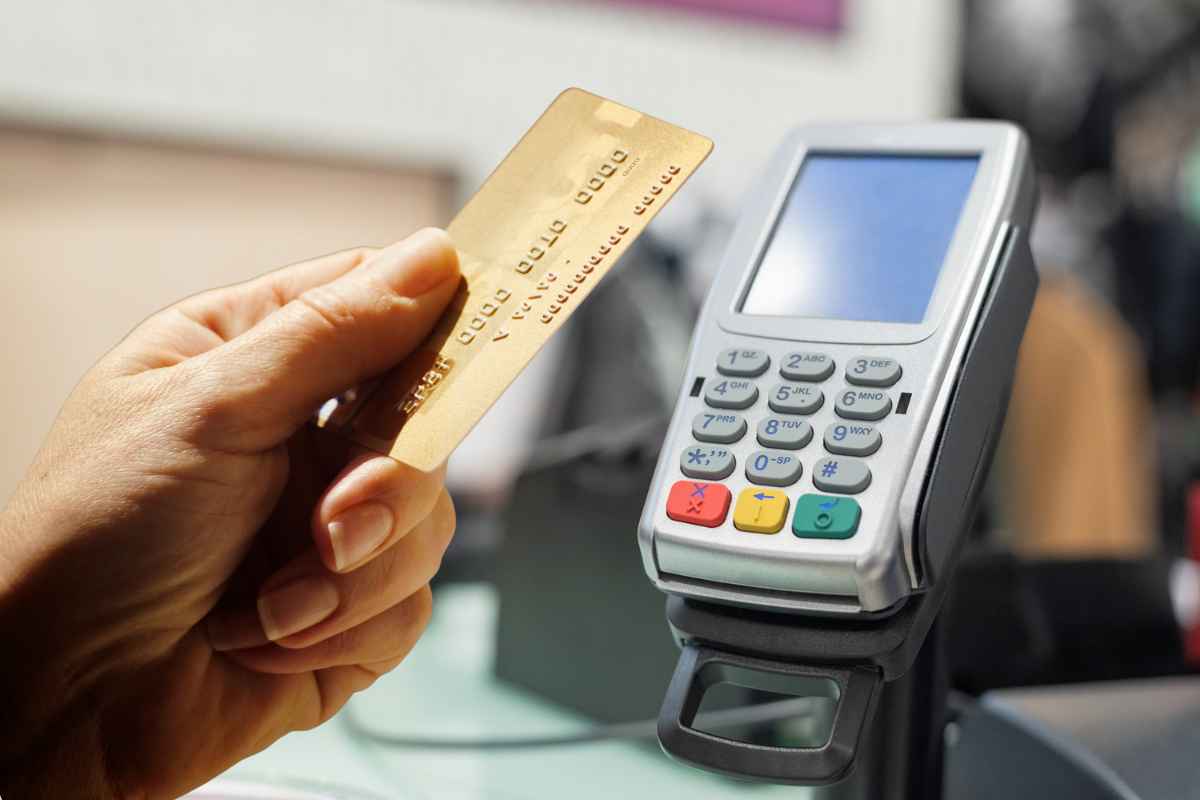 Truffa del Pos, nel mirino anche gli italiani: vai a pagare e ti trovi degli addebiti