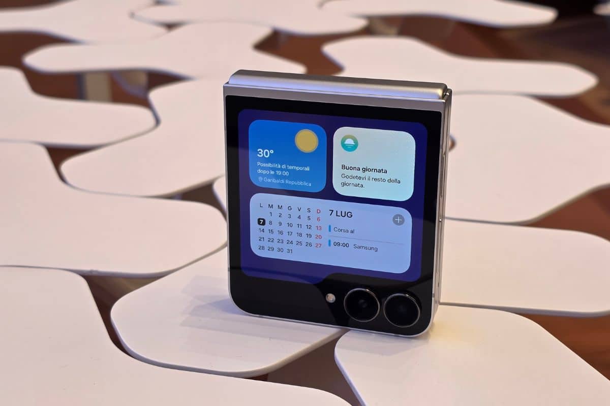 Samsung Galaxy Z Flip7 FE