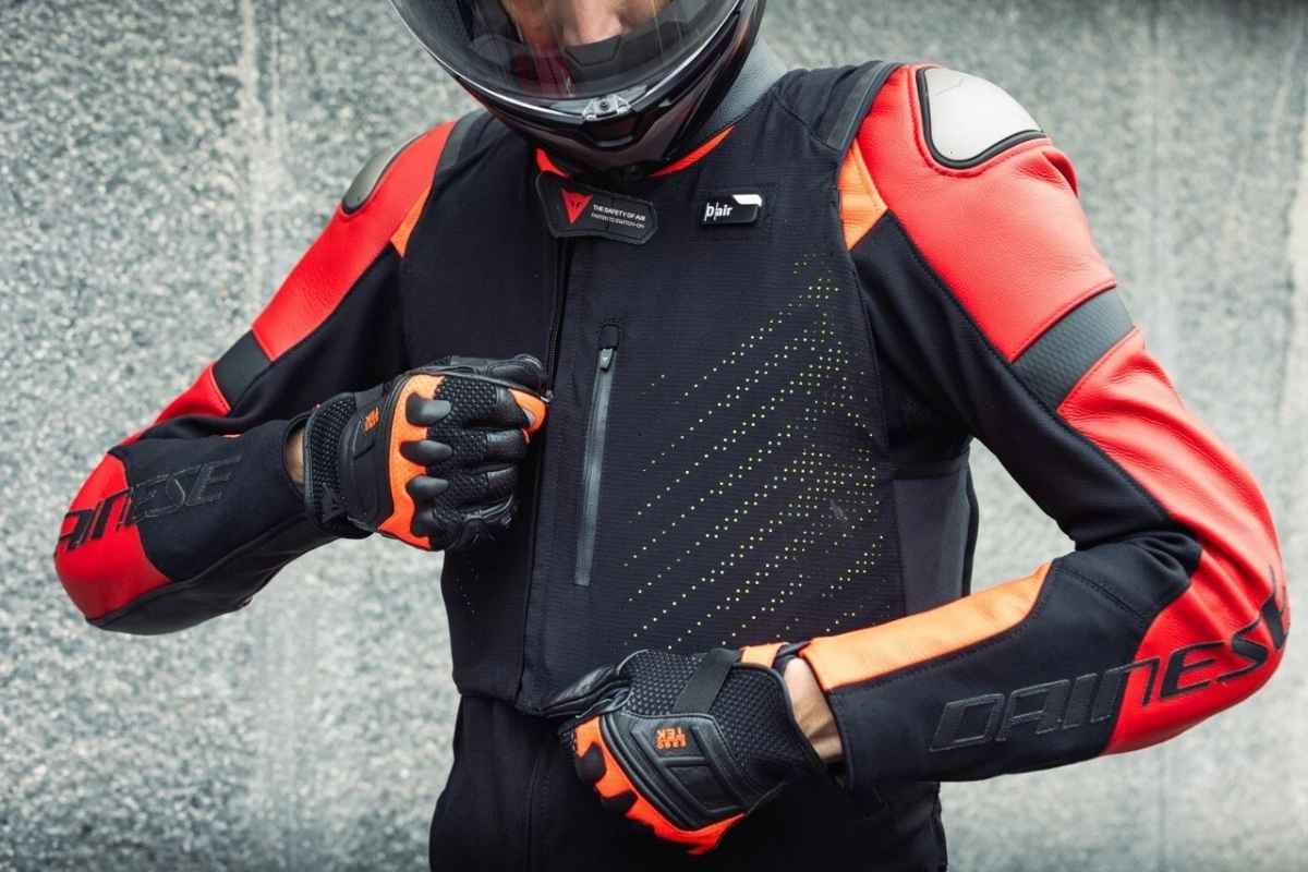 Come funziona un giubbotto airbag da moto per proteggerti in caso di incidente?