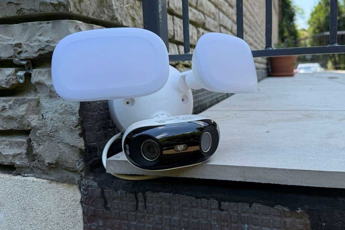 reolink floodlight cam wifi