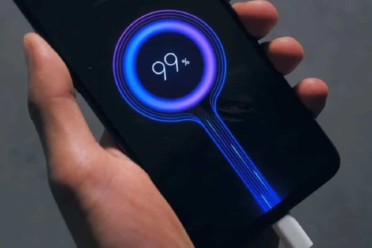 Come fa un caricabatterie rapido a sapere quanta energia dare al tuo smartphone?