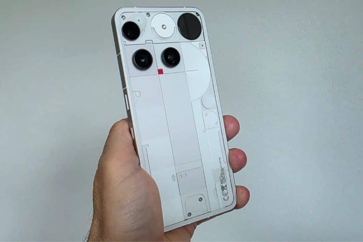 Nothing Phone (3) riceve la beta di Android 16