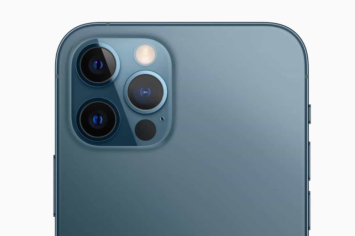 A cosa serve il piccolo foro vicino alla fotocamera dell'iPhone?
