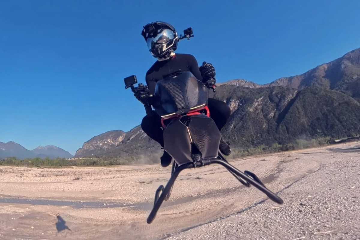Arriva l'Airbike di Volonaut: la moto volante con motori a reazione che puoi davvero comprare