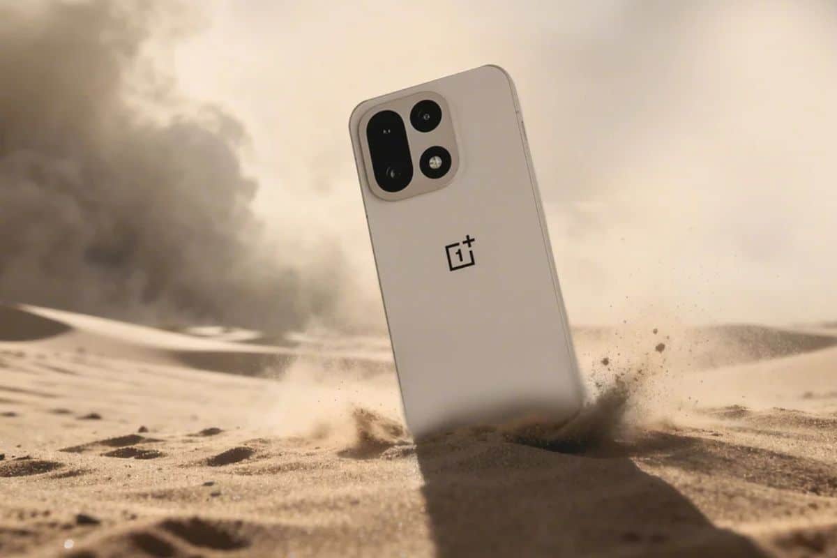 OnePlus 15 senza segreti: design e ricarica