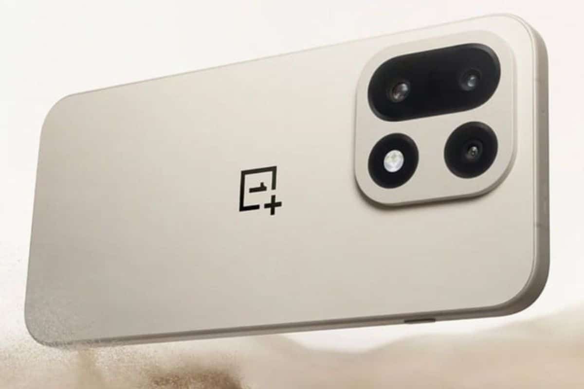 OnePlus 15 pronto al debutto