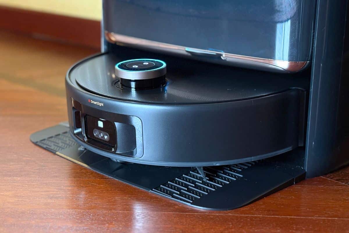 Recensione MOVA Z60 Ultra Roller: il robot che si abbassa e si estende per una pulizia totale