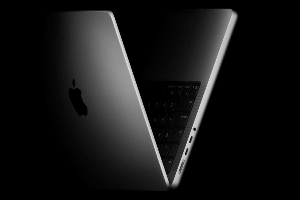 Apple lancia il nuovo MacBook Pro 14" con il chip M5: l'intelligenza artificiale è la vera protagonista