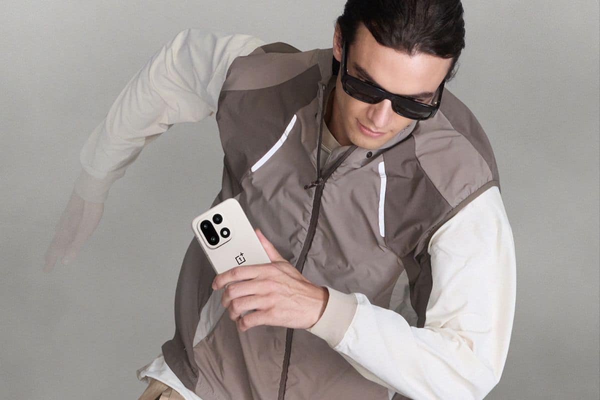 OnePlus 15 ufficiale